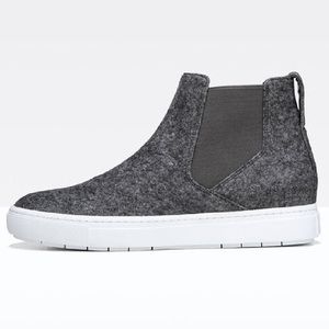 Vince Newlyn high top sneakers in gray felt